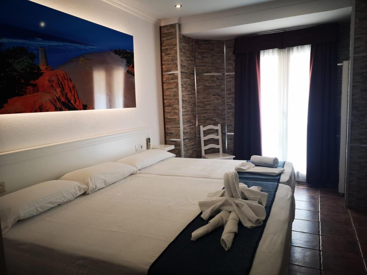 Hostal Costa De La Luz Conil De La Frontera Exterior photo